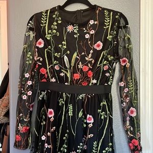 Beautiful Amazon dress. Size 6 (M)